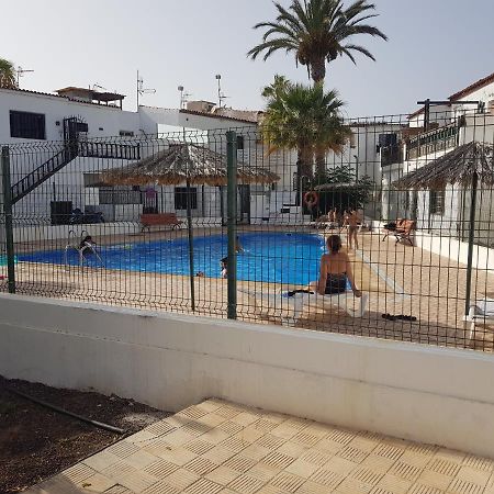 Apartamento Junto A La Piscina أرونا المظهر الخارجي الصورة