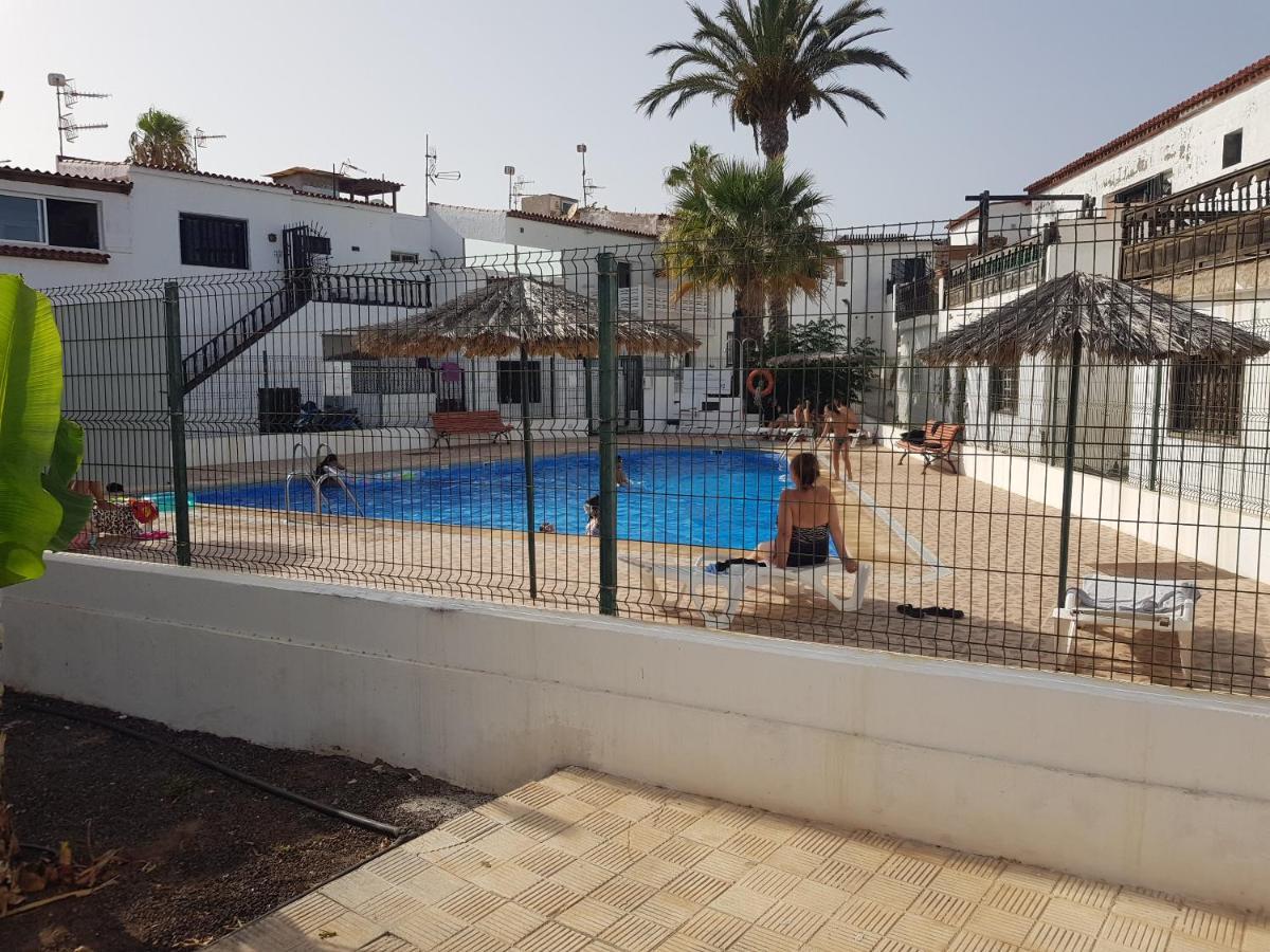 Apartamento Junto A La Piscina أرونا المظهر الخارجي الصورة