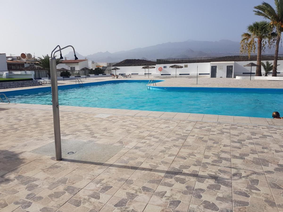 Apartamento Junto A La Piscina أرونا المظهر الخارجي الصورة