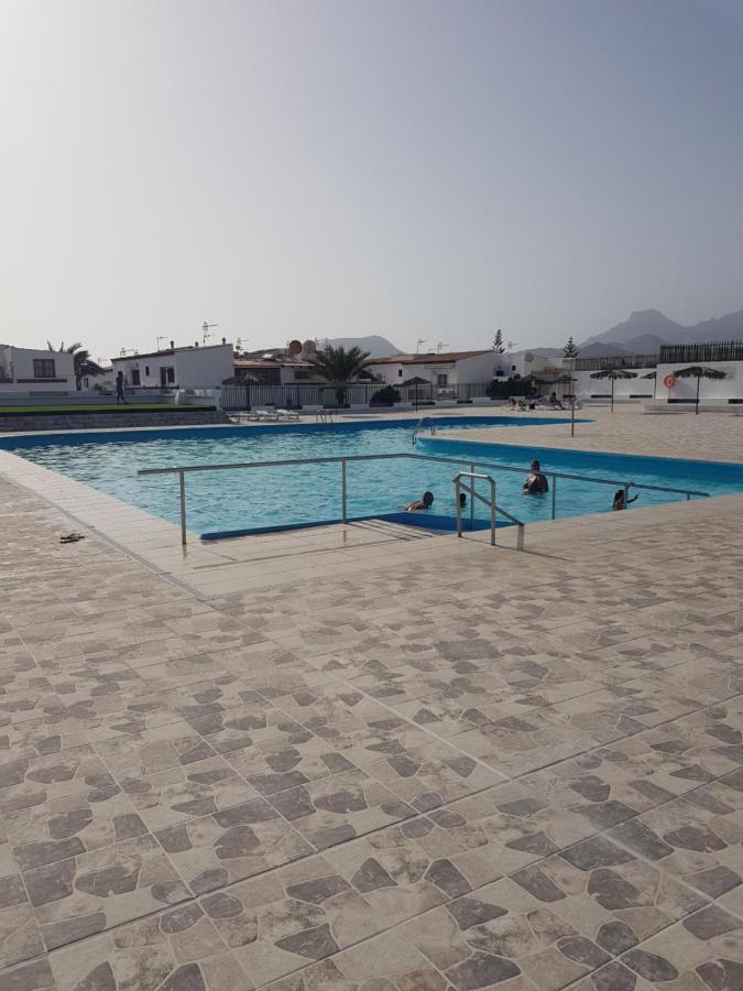 Apartamento Junto A La Piscina أرونا المظهر الخارجي الصورة