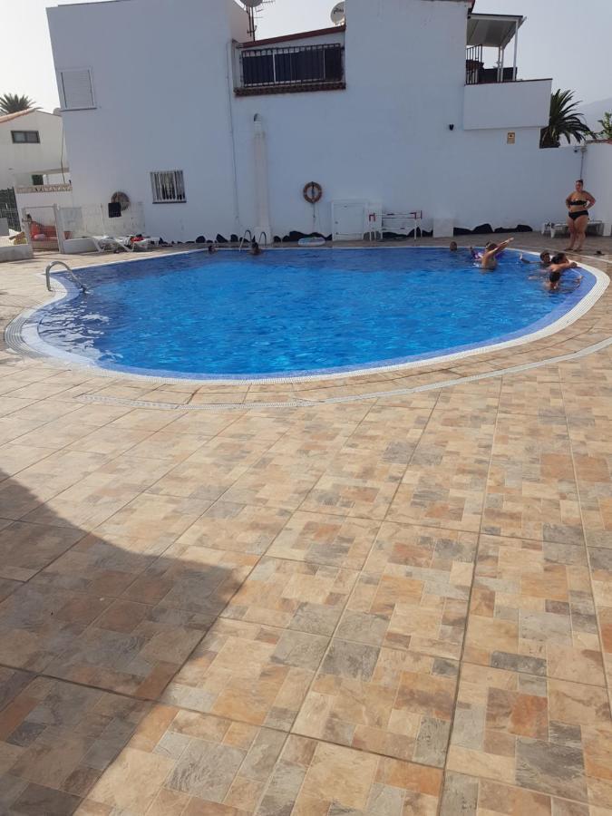 Apartamento Junto A La Piscina أرونا المظهر الخارجي الصورة