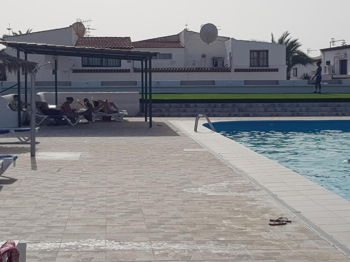 Apartamento Junto A La Piscina أرونا المظهر الخارجي الصورة