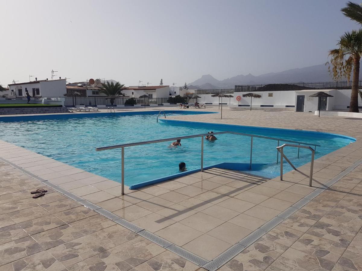 Apartamento Junto A La Piscina أرونا المظهر الخارجي الصورة