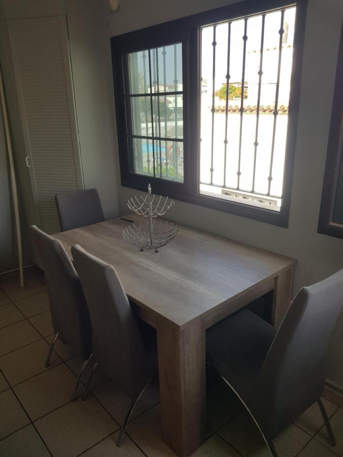 Apartamento Junto A La Piscina أرونا المظهر الخارجي الصورة